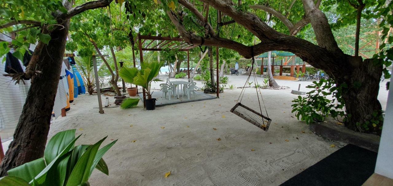 Surf Deck Hotel Thulusdhoo Exterior foto