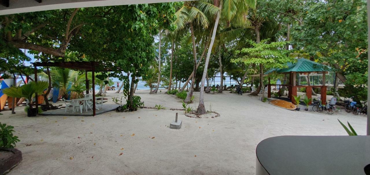 Surf Deck Hotel Thulusdhoo Exterior foto